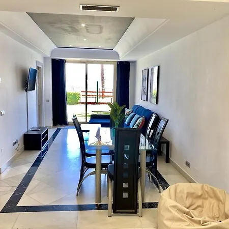 Puerto Banus 2 Bedrooms Oceanfront C アパート マルベーリャ